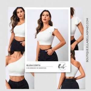 Blusa corta con mangas de mariposa